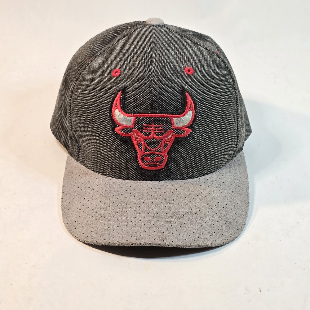 Chicago Bulls Mitchell and Ness‎ Cap/Hat/Sport/Basketball/Team/NBA Grey/ Red